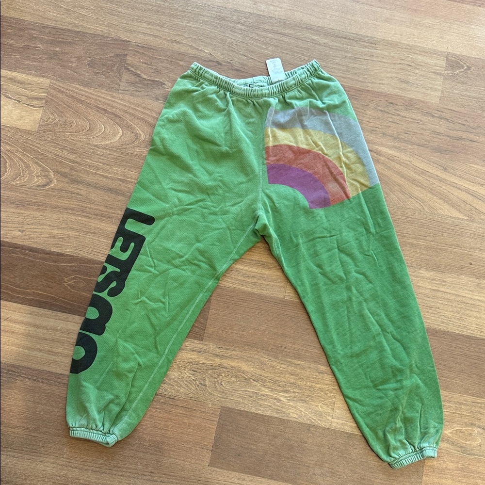 Green freecity with Rainbow Design